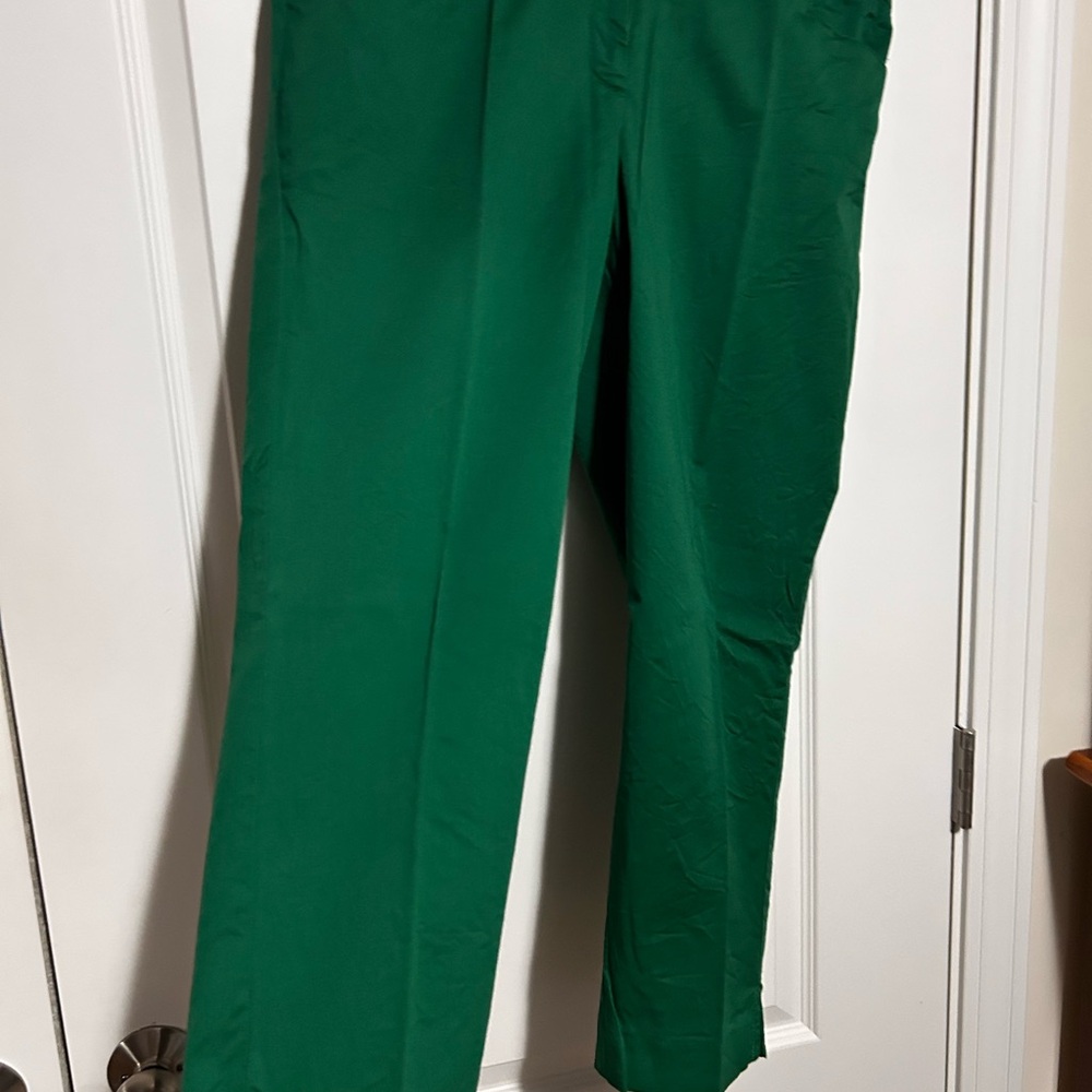 Women’s Emerald Green Capri pants